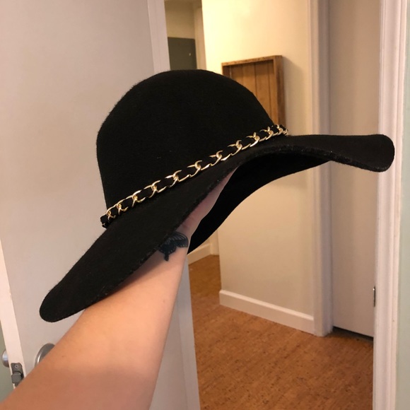 Target Accessories - Black Floppy Hat 🎩